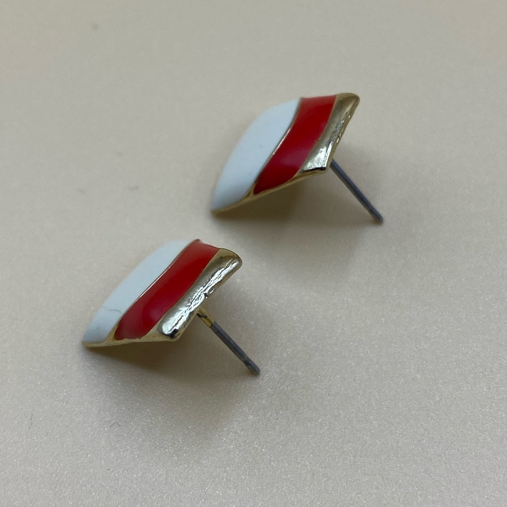 Vintage Enamel Stud Earrings - Picture 3 of 3